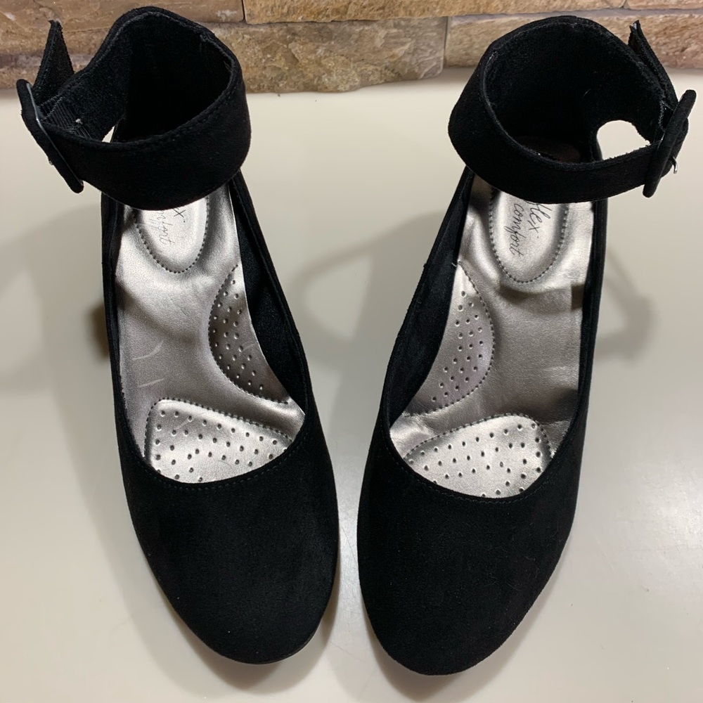 Women's Strappy Wedged Shoes- size 7